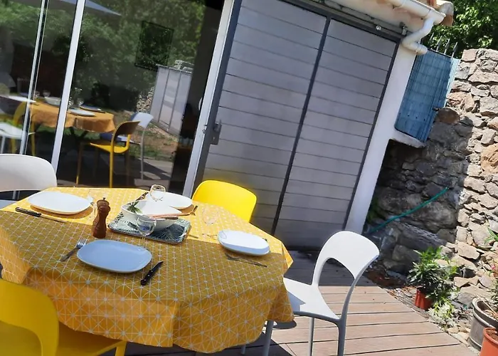 Prázdninový dům Avec Piscine Et Jacuzzi Partages En Cevennes